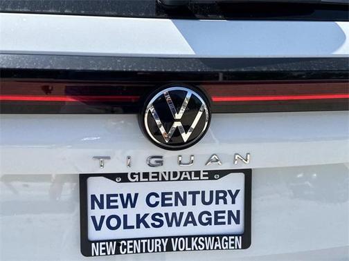 2025 Volkswagen Tiguan 2.0T SE