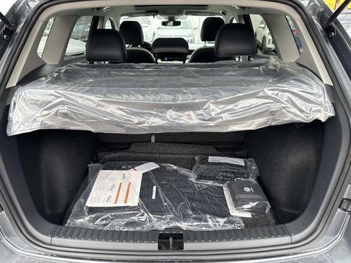 Platinum Gray 2026 Volkswagen Taos SE