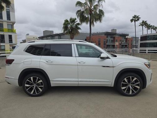 2025 Volkswagen Atlas 2.0T SEL Premium R-Line 4MOTION