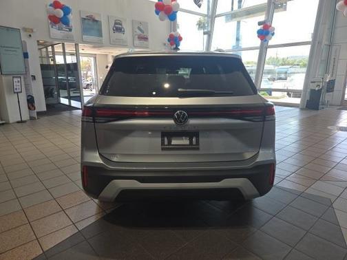 2025 Volkswagen Tiguan 2.0T SE