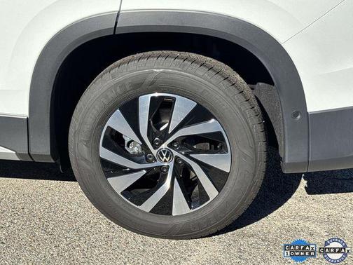 Pure White 2025 Volkswagen Tiguan 2.0T S