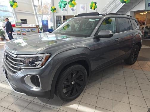 2025 Volkswagen Atlas 2.0T SE w/Technology