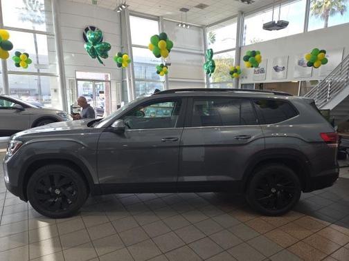 2025 Volkswagen Atlas 2.0T SE w/Technology