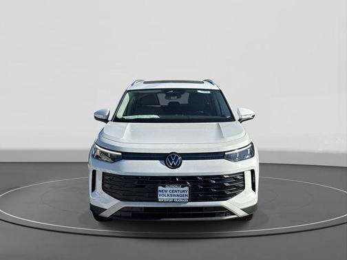 pure white 2026 Volkswagen Tiguan 2.0T SE