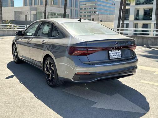Platinum Gray 2026 Volkswagen Jetta 1.4T SE