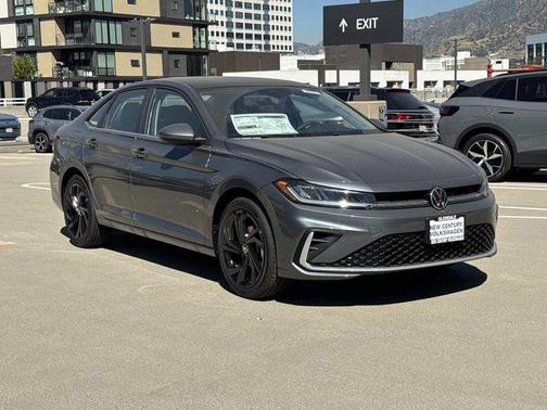 Platinum Gray 2026 Volkswagen Jetta 1.4T SE