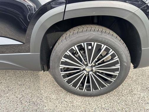 Deep Black 2026 Volkswagen Taos SE