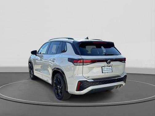 Sandstone 2026 Volkswagen Tiguan 2.0T SE R-Line Black