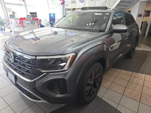 2025 Volkswagen Atlas Cross Sport 2.0T SE w/Technology
