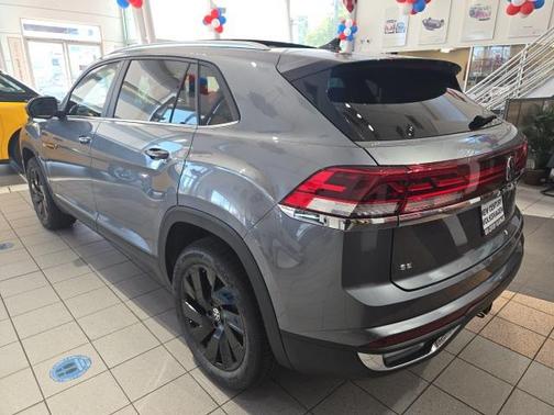 2025 Volkswagen Atlas Cross Sport 2.0T SE w/Technology