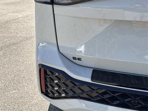 2025 Volkswagen Tiguan 2.0T SE R-Line Black