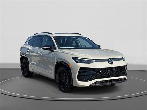 2025 Volkswagen Tiguan 2.0T SE R-Line Black