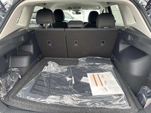 Platinum 2026 Volkswagen Tiguan 2.0T S