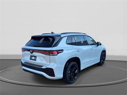 2025 Volkswagen Tiguan 2.0T SE R-Line Black