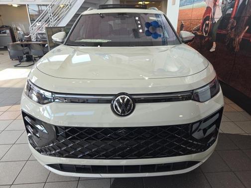 2025 Volkswagen Tiguan 2.0T SEL R-Line 4MOTION