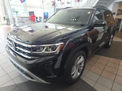 2023 Volkswagen Atlas 3.6L SE w/Technology