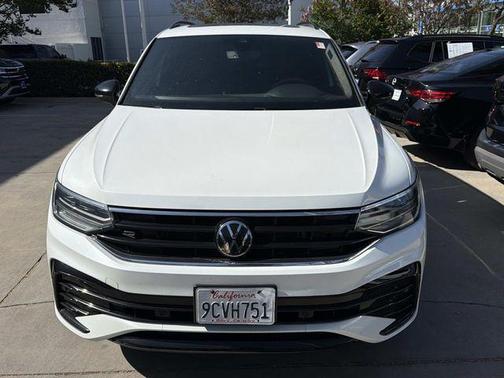 White Pearl 2022 Volkswagen Tiguan 2.0T SE R-Line Black