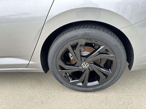Pyrite Silver Metallic 2026 Volkswagen Jetta 1.4T SE