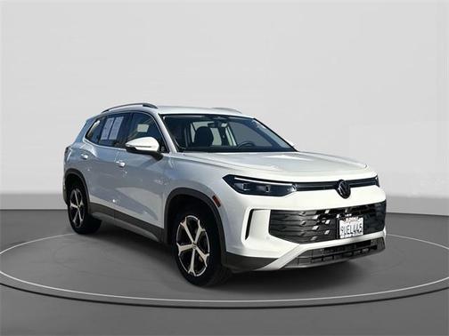 2025 Volkswagen Tiguan 2.0T SE