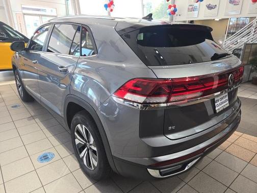 2025 Volkswagen Atlas Cross Sport 2.0T SE