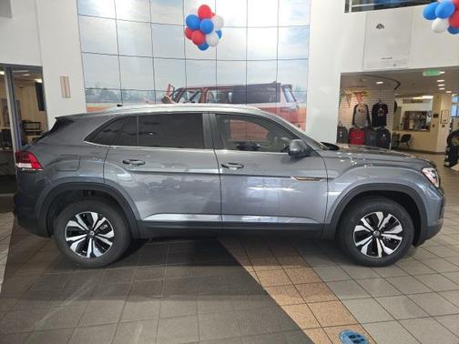 2025 Volkswagen Atlas Cross Sport 2.0T SE