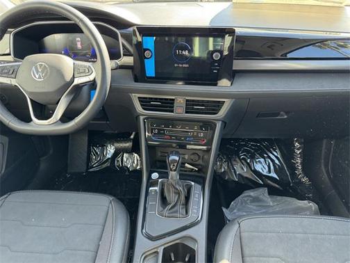 2025 Volkswagen Taos 1.5T SE Black