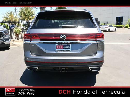 Platinum Gray Metallic 2024 Volkswagen Atlas 2.0T SE w/Technology