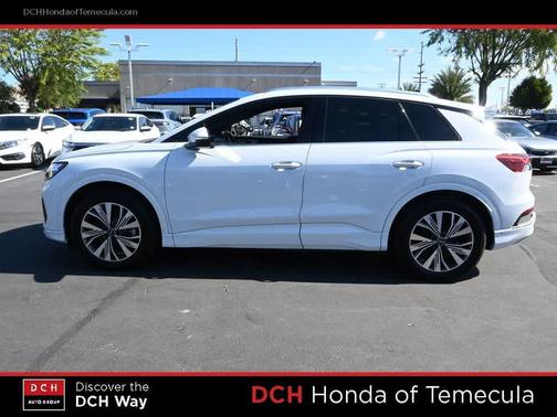 Glacier White Metallic 2023 Audi Q4 e-tron Premium Plus 40 RWD