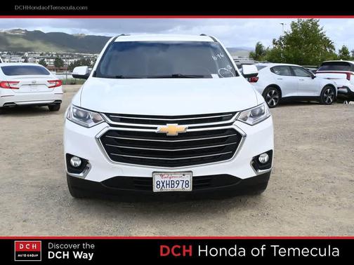 Summit White 2021 Chevrolet Traverse LT Cloth