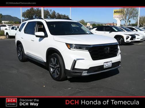 Platinum White Pearl 2024 Honda Pilot Touring 8-Passenger