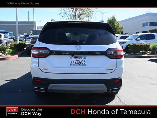 Platinum White Pearl 2024 Honda Pilot Touring 8-Passenger