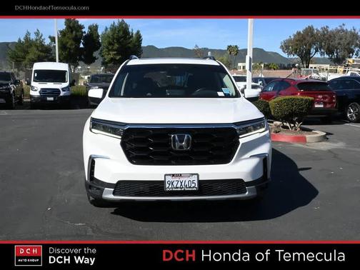 Platinum White Pearl 2024 Honda Pilot Touring 8-Passenger