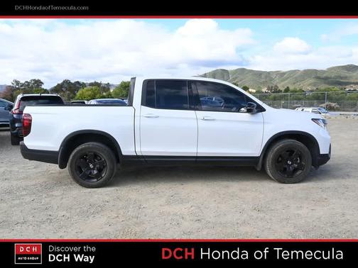 Platinum White Pearl 2024 Honda Ridgeline Black
