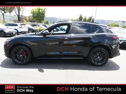 Vulcano Black Metallic 2020 Alfa Romeo Stelvio Ti Sport