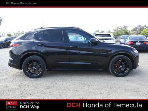Vulcano Black Metallic 2020 Alfa Romeo Stelvio Ti Sport