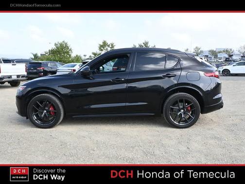 Vulcano Black Metallic 2020 Alfa Romeo Stelvio Ti Sport