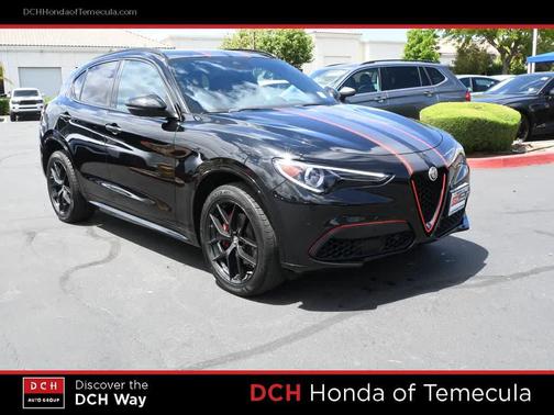 Vulcano Black Metallic 2020 Alfa Romeo Stelvio Ti Sport
