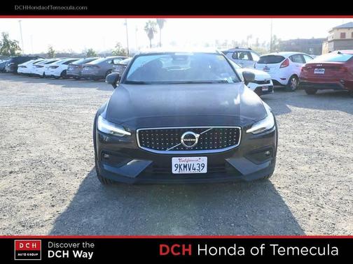 2024 Volvo V60 Cross Country B5 Plus