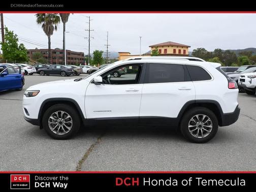 Bright White Clearcoat 2019 Jeep Cherokee Latitude Plus