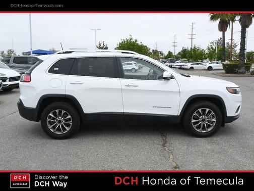 Bright White Clearcoat 2019 Jeep Cherokee Latitude Plus