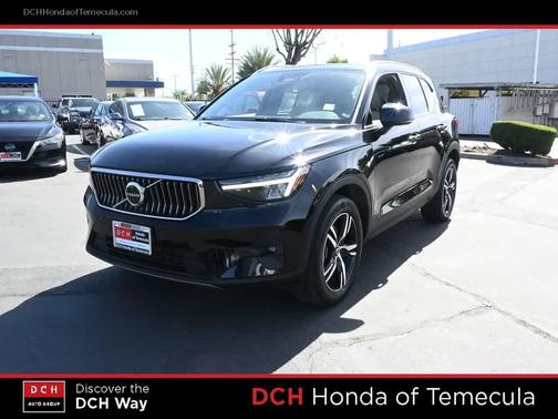 2023 Volvo XC40 B5 Plus Bright Theme