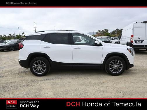 Summit White 2023 GMC Terrain SLT