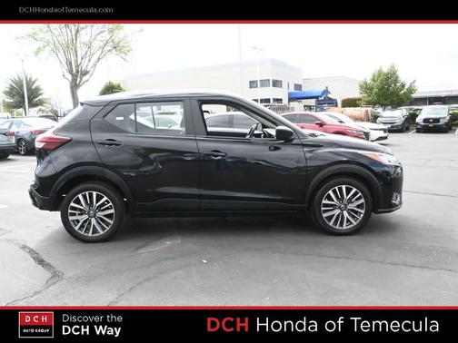 Super Black 2021 Nissan Kicks SV