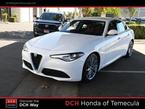 2021 Alfa Romeo Giulia Base
