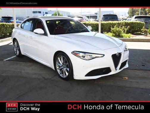 2021 Alfa Romeo Giulia Base