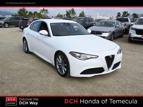 2021 Alfa Romeo Giulia Base