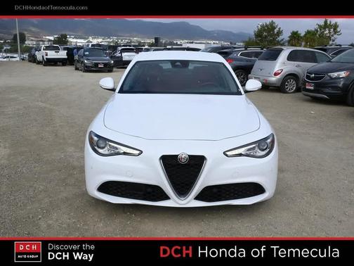 2021 Alfa Romeo Giulia Base