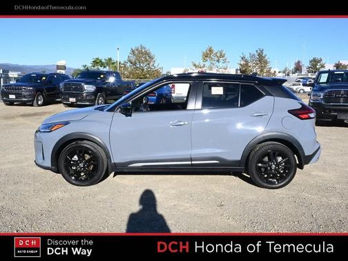 2023 Nissan Kicks SR