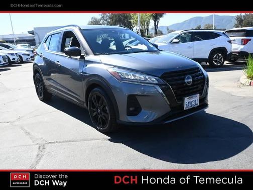 2022 Nissan Kicks SR