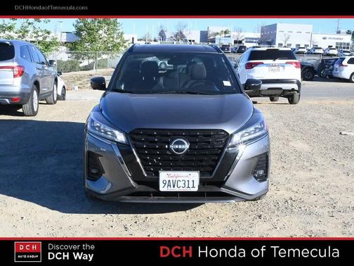 2022 Nissan Kicks SR